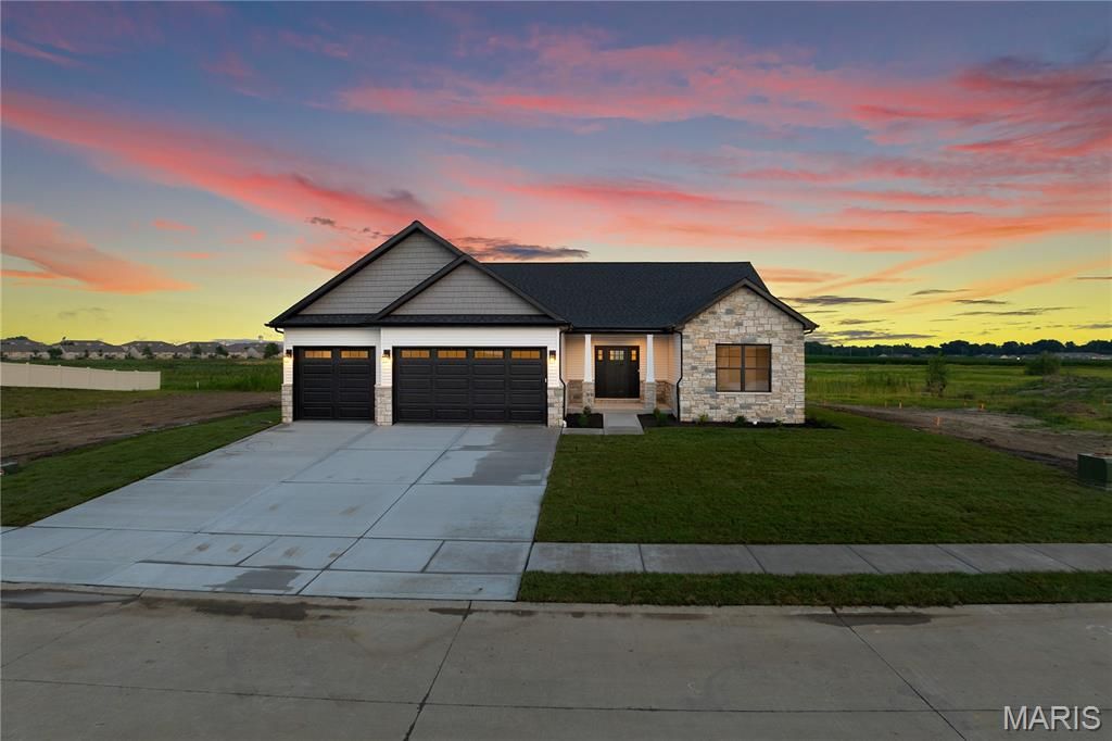 309 Rumsfeld Drive, Troy, IL 62294