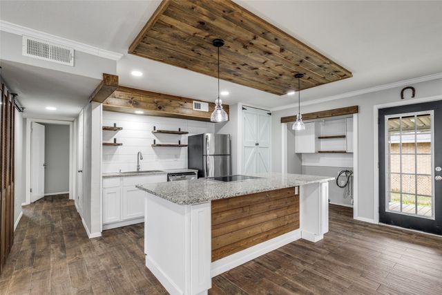 2954 Candlewick Lane, Farmers Branch, TX 75234