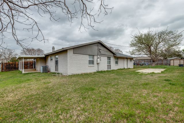 2954 Candlewick Lane, Farmers Branch, TX 75234