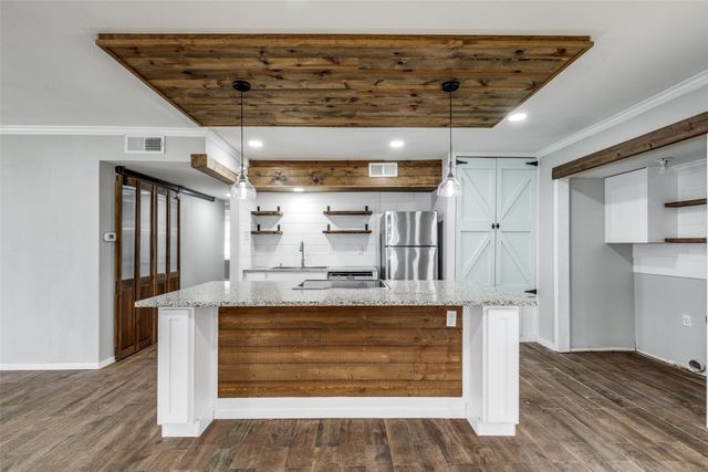 2954 Candlewick Lane, Farmers Branch, TX 75234