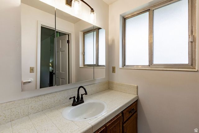 8291 S CRAVALAN CIR, Sandy, UT 84093