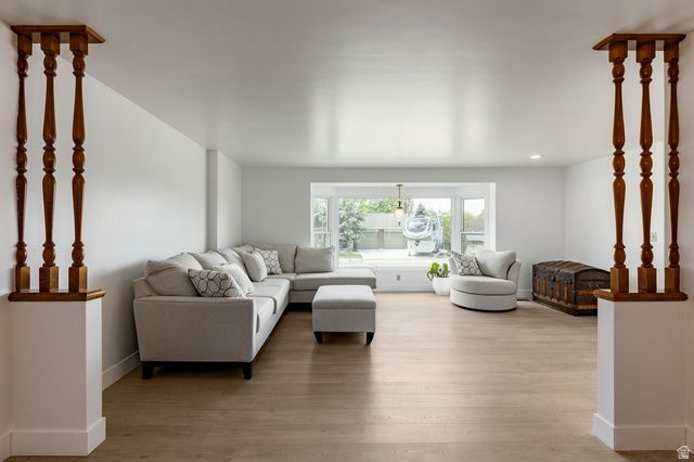 8291 S CRAVALAN CIR, Sandy, UT 84093