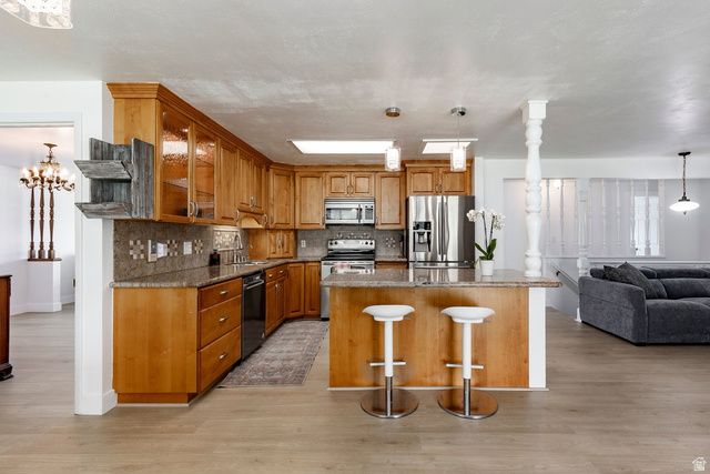 8291 S CRAVALAN CIR, Sandy, UT 84093