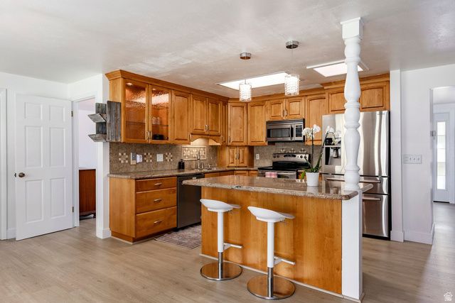 8291 S CRAVALAN CIR, Sandy, UT 84093