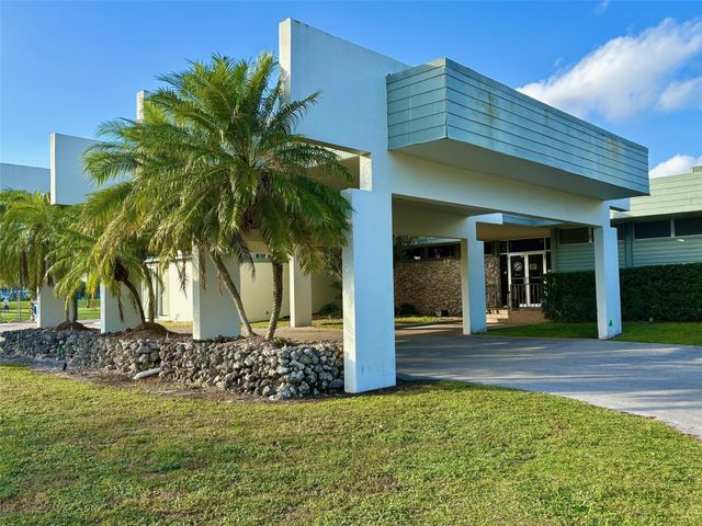 1055 Country Club Drive 404, Margate, FL 33063