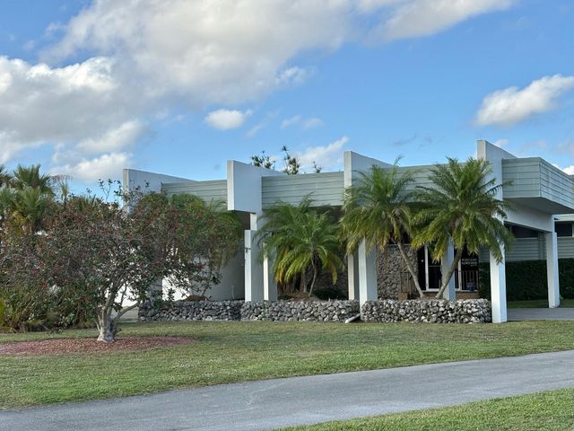 1055 Country Club Drive 404, Margate, FL 33063