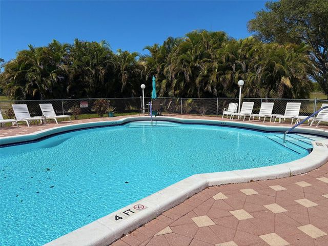1055 Country Club Drive 404, Margate, FL 33063