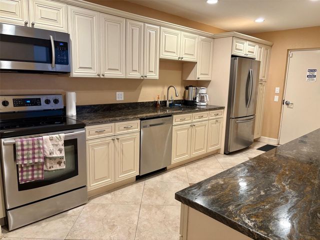 1055 Country Club Drive 404, Margate, FL 33063