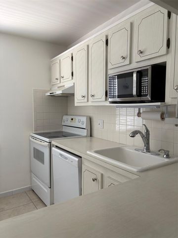 1055 Country Club Drive 404, Margate, FL 33063