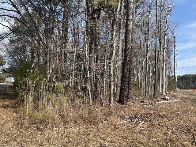 2402 Wolf Trap RD, Yorktown, VA 23692
