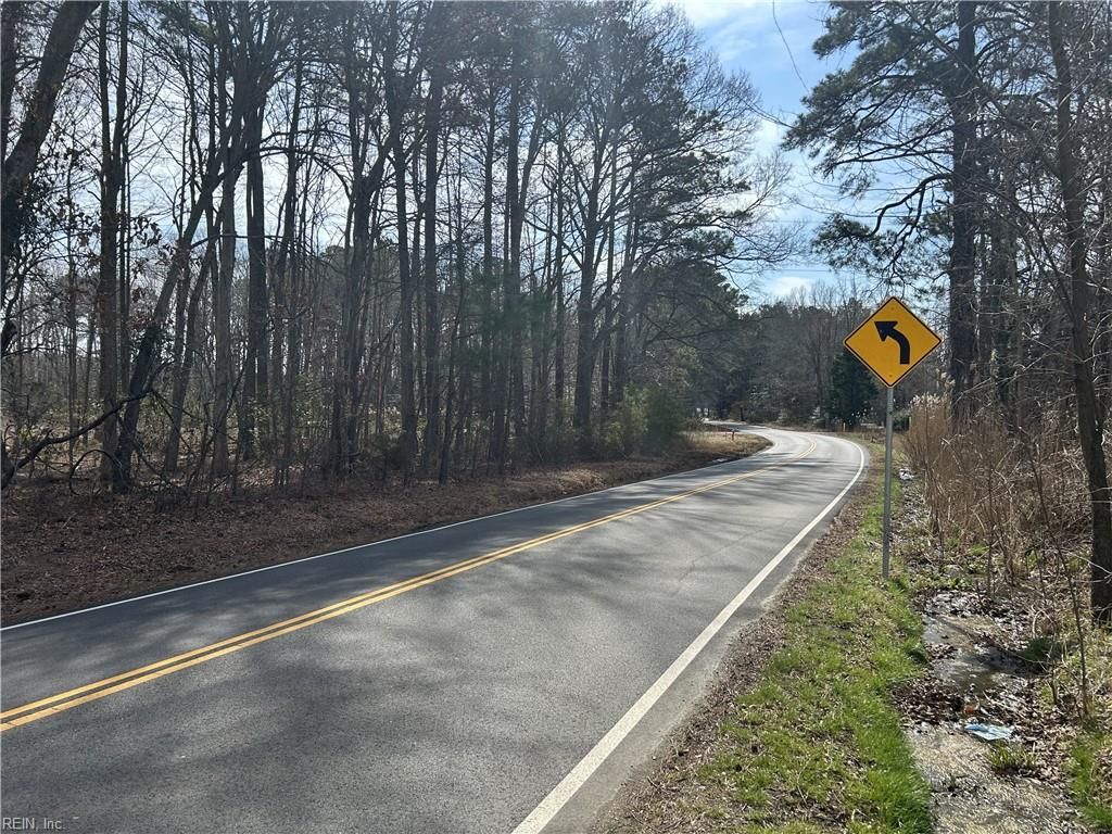 2402 Wolf Trap RD, Yorktown, VA 23692
