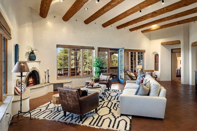 1050 Sierra Del Norte, Santa Fe, NM 87501