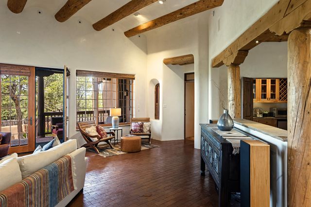 1050 Sierra Del Norte, Santa Fe, NM 87501