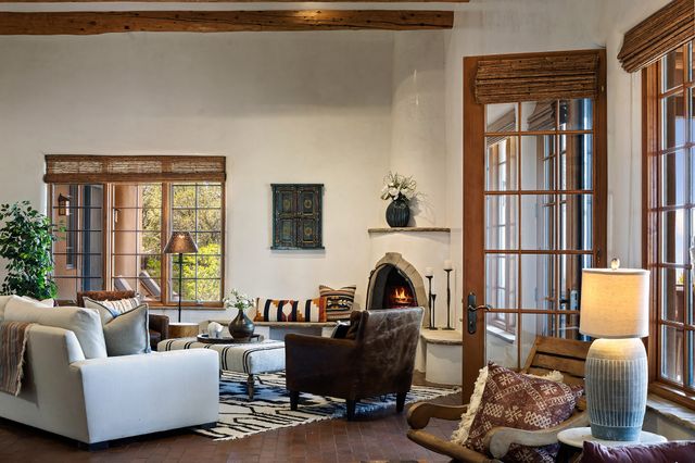 1050 Sierra Del Norte, Santa Fe, NM 87501