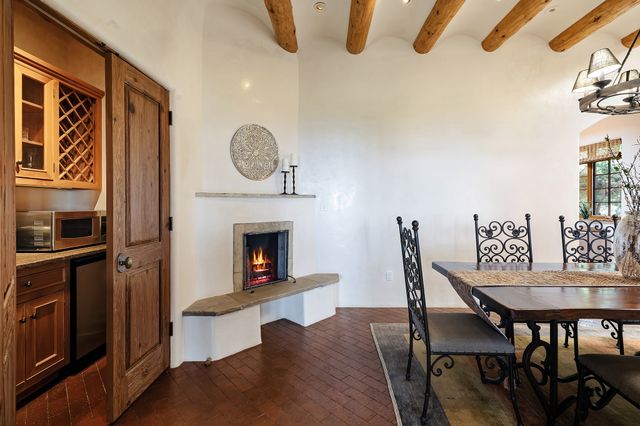 1050 Sierra Del Norte, Santa Fe, NM 87501