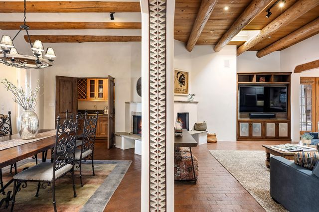 1050 Sierra Del Norte, Santa Fe, NM 87501
