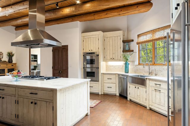 1050 Sierra Del Norte, Santa Fe, NM 87501