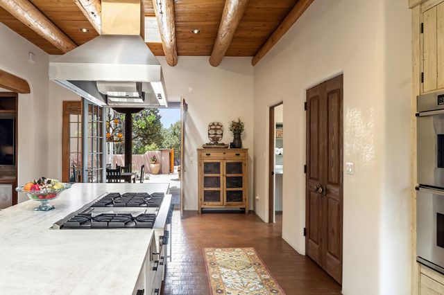 1050 Sierra Del Norte, Santa Fe, NM 87501