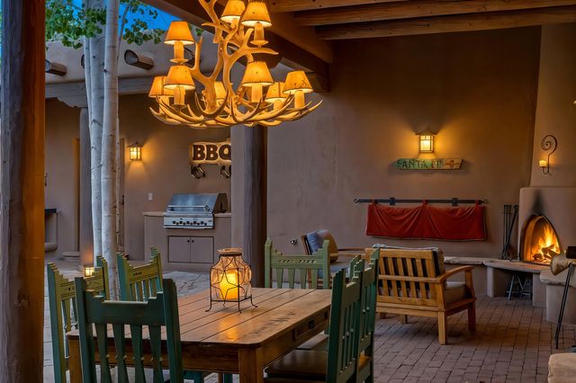 1050 Sierra Del Norte, Santa Fe, NM 87501