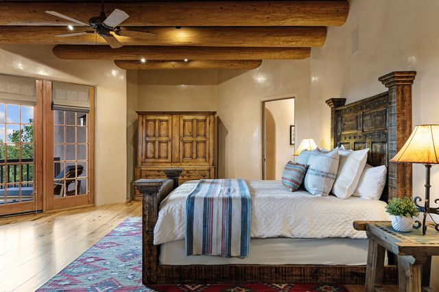 1050 Sierra Del Norte, Santa Fe, NM 87501