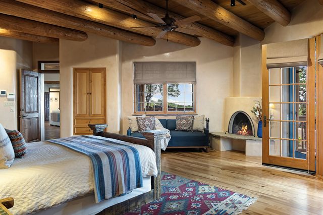 1050 Sierra Del Norte, Santa Fe, NM 87501