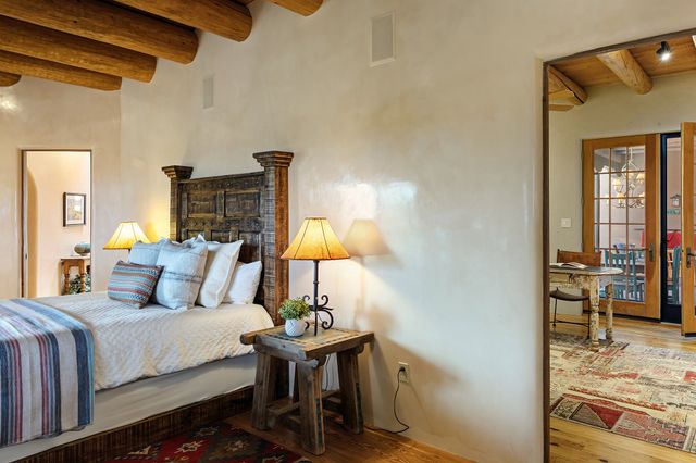 1050 Sierra Del Norte, Santa Fe, NM 87501