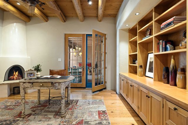 1050 Sierra Del Norte, Santa Fe, NM 87501
