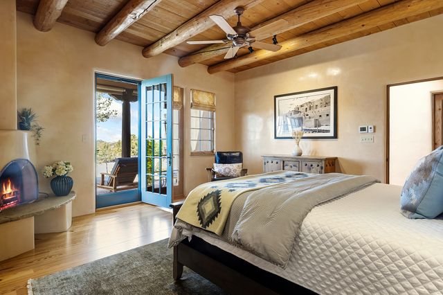 1050 Sierra Del Norte, Santa Fe, NM 87501