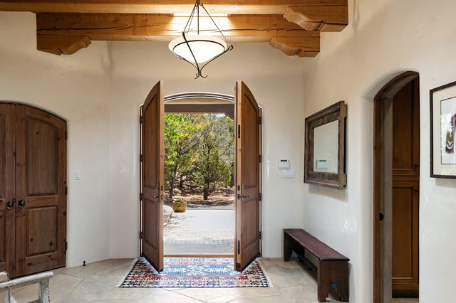 1050 Sierra Del Norte, Santa Fe, NM 87501
