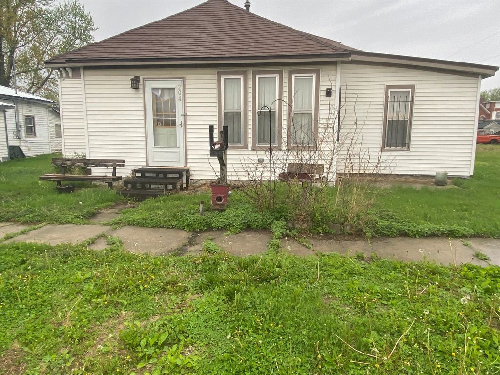 204 Missouri Avenue, Lorimor, IA 50149
