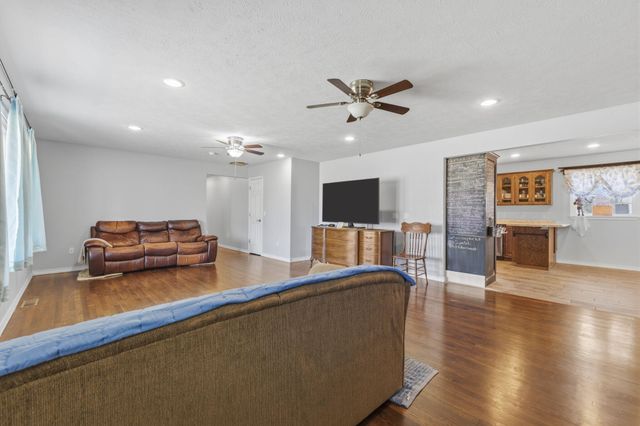 6208 W State Highway Ee, Springfield, MO 65802