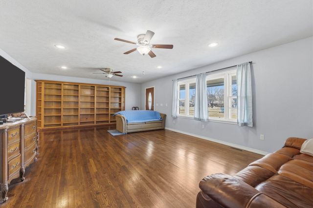 6208 W State Highway Ee, Springfield, MO 65802