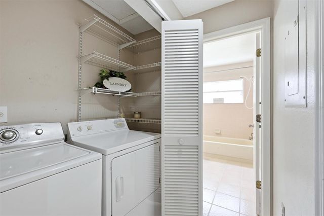 4461 ASCOT CIRCLE S, Sarasota, FL 34235
