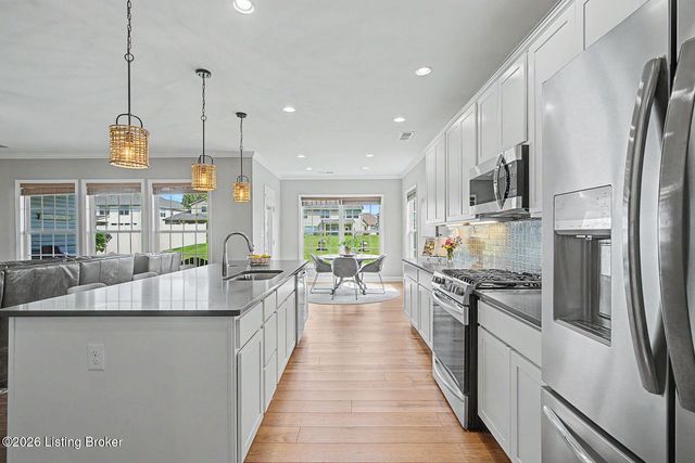 16301 Spitfire Lake Path, Louisville, KY 40245