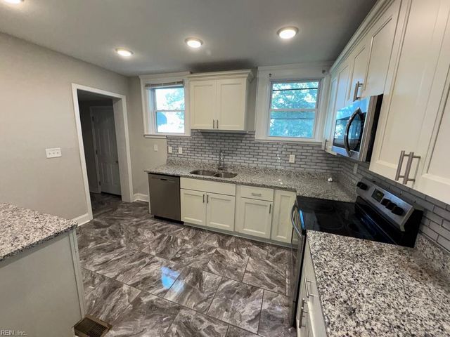 200 Hardy AVE, Norfolk, VA 23523