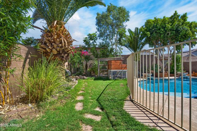 11826 W FOOTHILL Drive, Sun City, AZ 85373