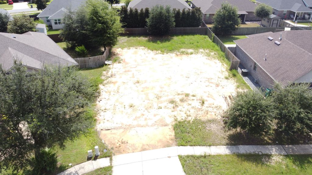 36 Madiera Drive, Freeport, FL 32439