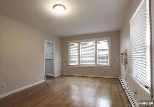 189 Hawthorne Avenue 1st flr, Hawthorne, NJ 07506