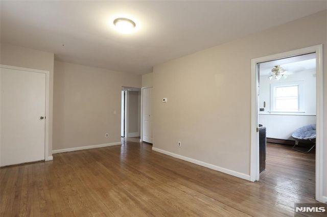 189 Hawthorne Avenue 1st flr, Hawthorne, NJ 07506