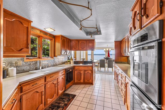13029 Standring Lane SW, Burien, WA 98146