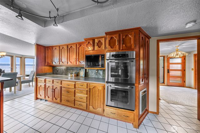 13029 Standring Lane SW, Burien, WA 98146