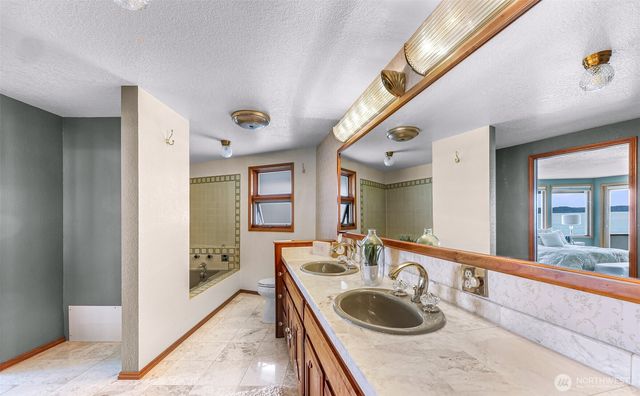 13029 Standring Lane SW, Burien, WA 98146
