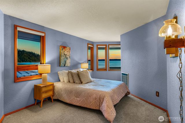 13029 Standring Lane SW, Burien, WA 98146