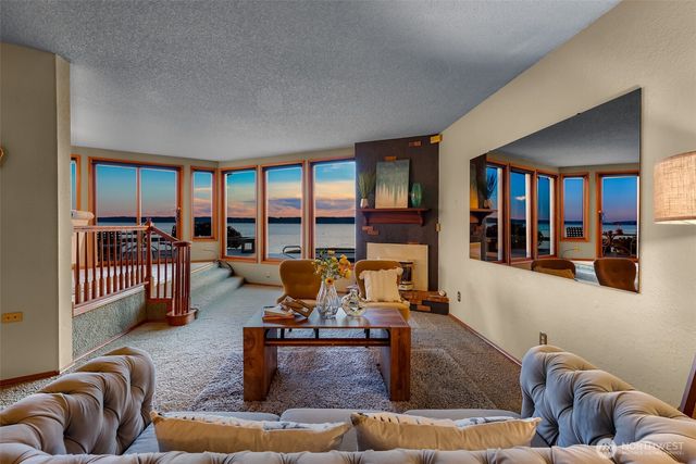 13029 Standring Lane SW, Burien, WA 98146