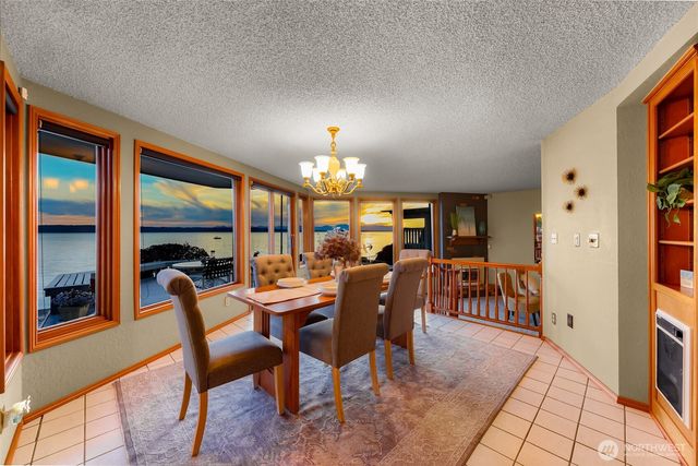 13029 Standring Lane SW, Burien, WA 98146