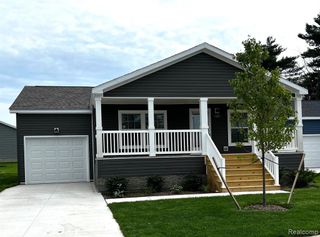 2760 Naples Court, Lapeer, MI 48446