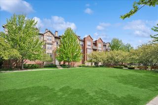 1950 Farnsworth Lane 105, Northbrook, IL 60062