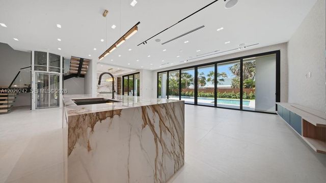 3318 NE 16TH Place, Fort Lauderdale, FL 33305