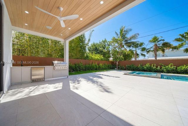 3318 NE 16TH Place, Fort Lauderdale, FL 33305