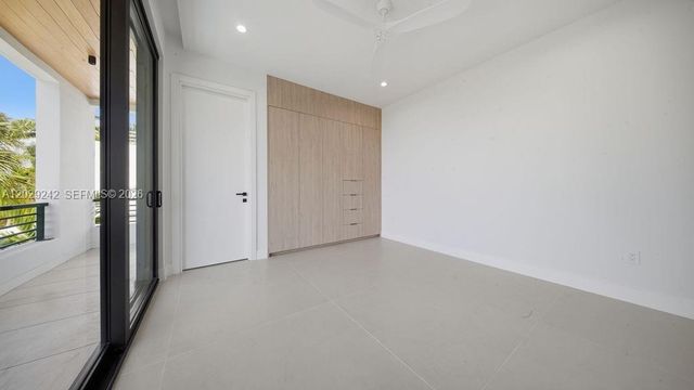 3318 NE 16TH Place, Fort Lauderdale, FL 33305